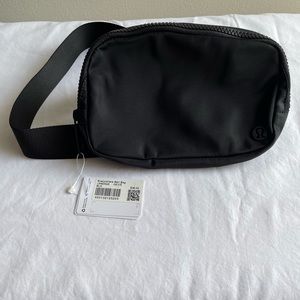 Lululemon Everywhere Belt Bag